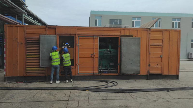 万全如何检查柴油发电机组的机油油位？